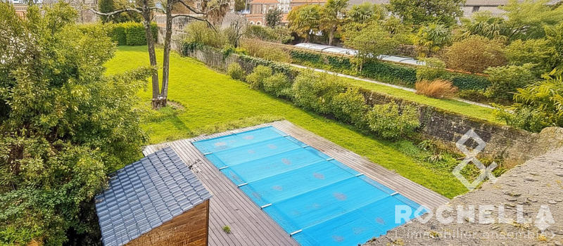 Maison ancienne - 250 m² - 8 pièces