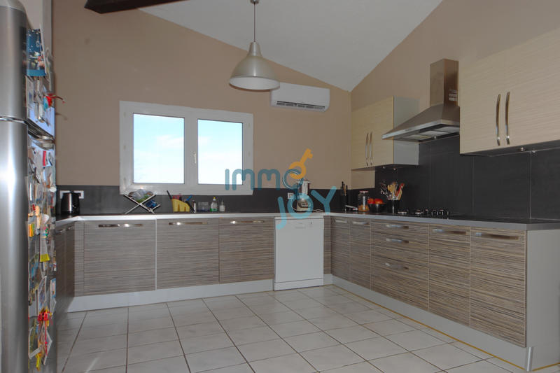 Maison - 215 m² - 8 pièces