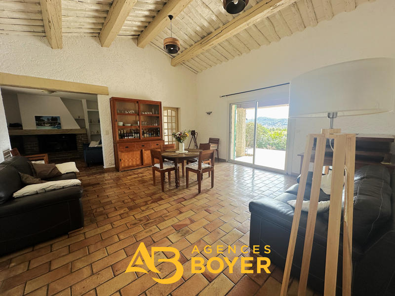 Maison - 104 m² - 4 pièces