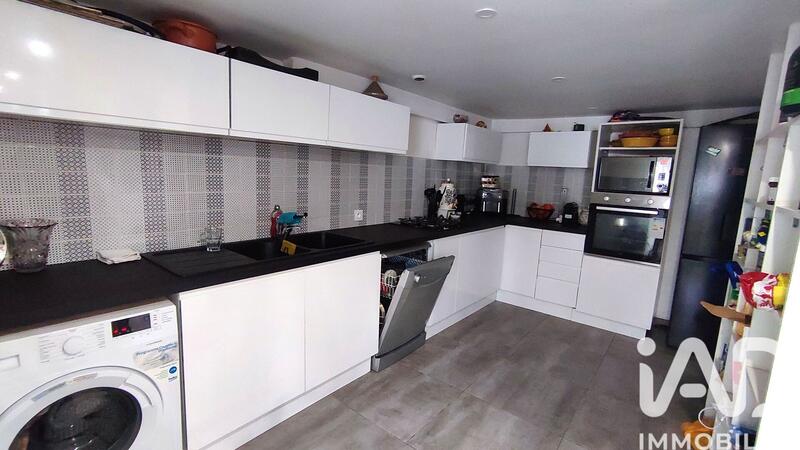 Maison - 328 m² - 16 pièces