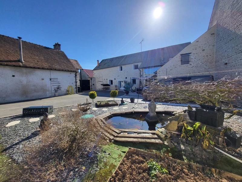 Maison - 218 m² - 6 pièces