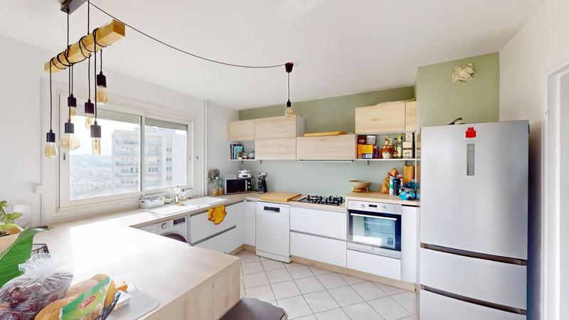 Appartement - 80 m² - 4 pièces