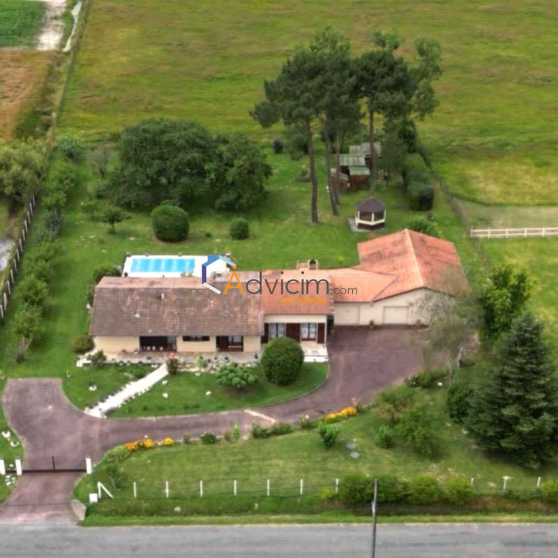 Maison - 200 m² - 9 pièces