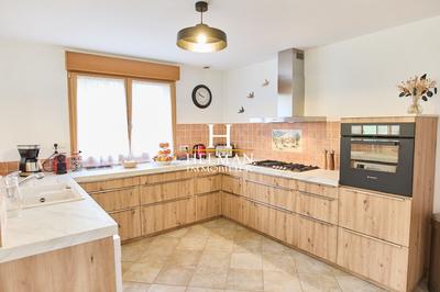 Maison - 177 m² - 7 pièces