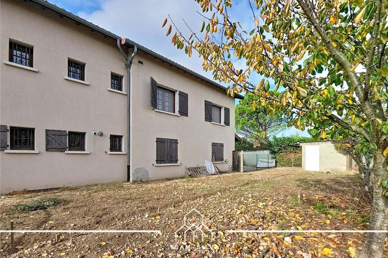 Pavillon - 220 m² - 7 pièces