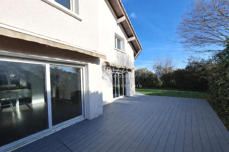 Maison - 180 m² - 6 pièces