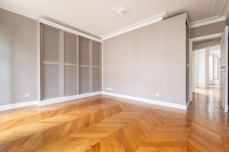 Appartement - 120 m² - 6 pièces