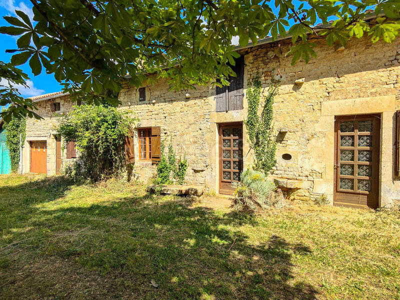 Maison en pierre - 204 m² - 8 pièces