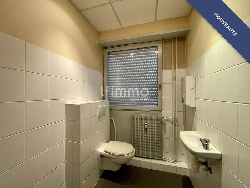 Bureau - 127 m² - 7 pièces