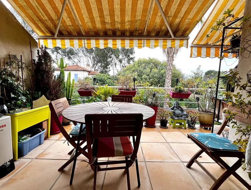 Appartement - 80 m² - 2 pièces