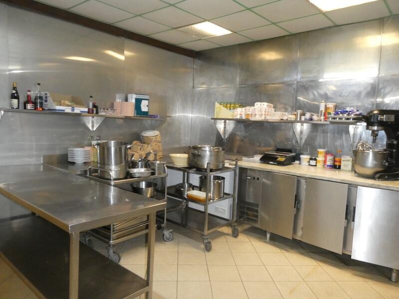 Propriété - 3 000 m² - 40 pièces