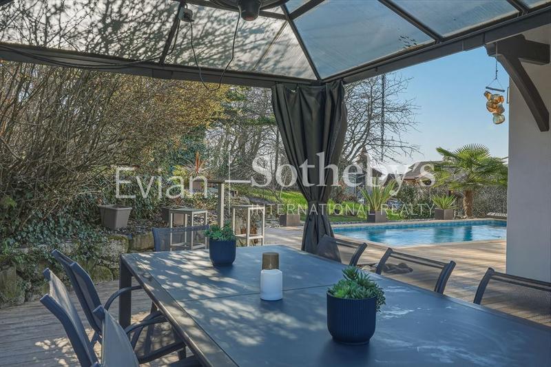 Maison - 185 m² - 7 pièces