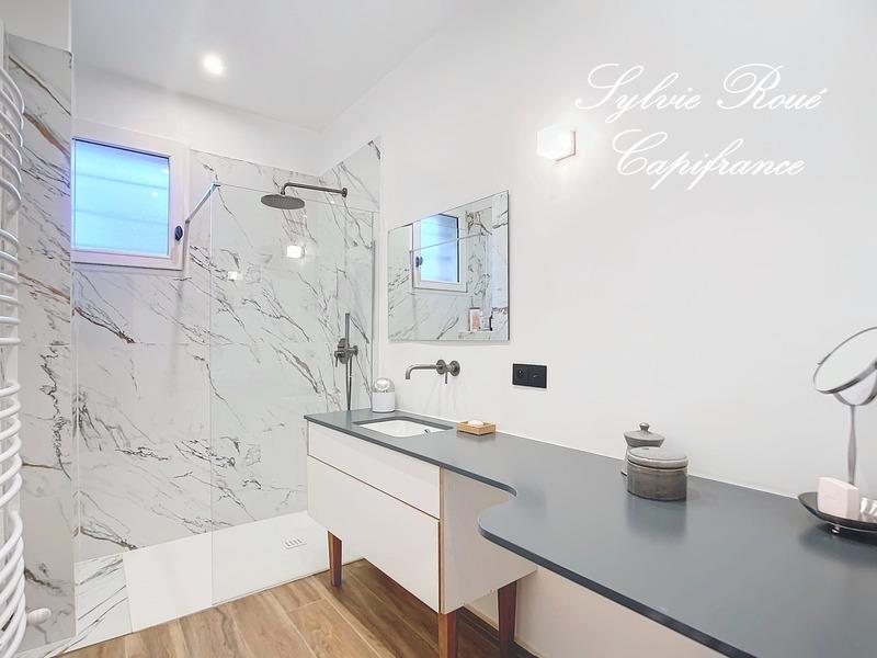 Maison - 430 m² - 12 pièces