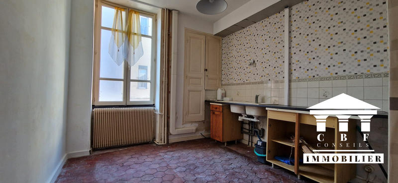 Maison - 220 m² - 10 pièces