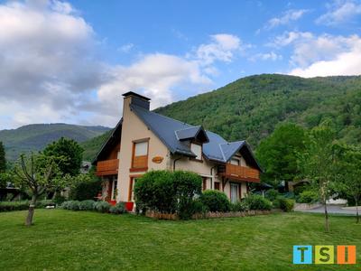 Maison - 195 m² - 7 pièces