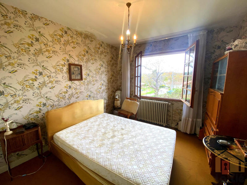 Maison - 218 m² - 7 pièces