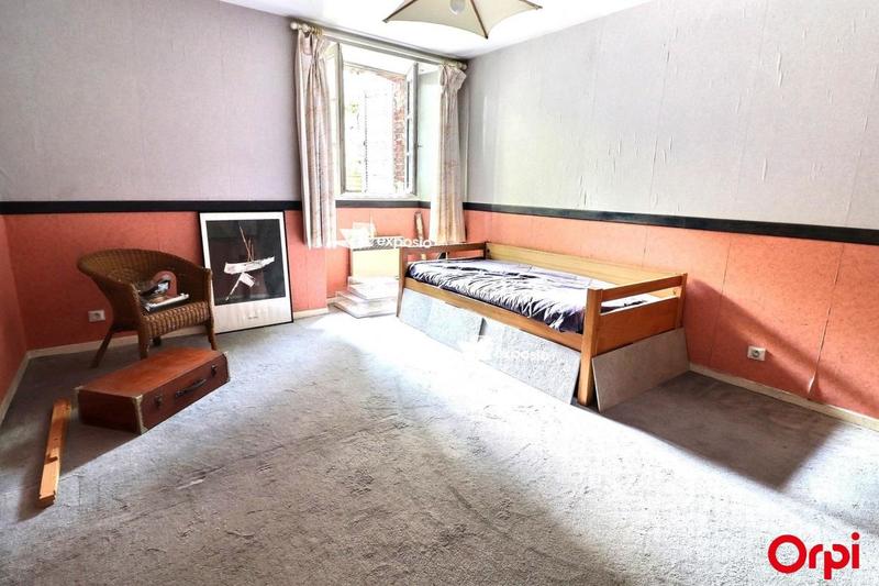 Maison - 210 m² - 9 pièces