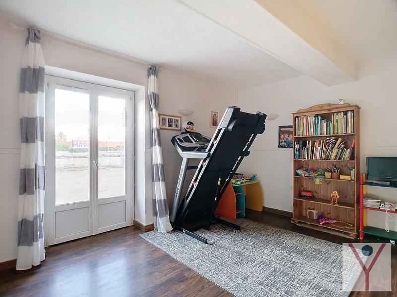 Maison traditionnelle - 148 m² - 6 pièces