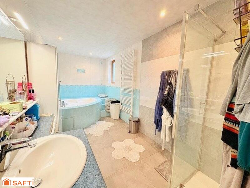 Maison - 196 m² - 8 pièces