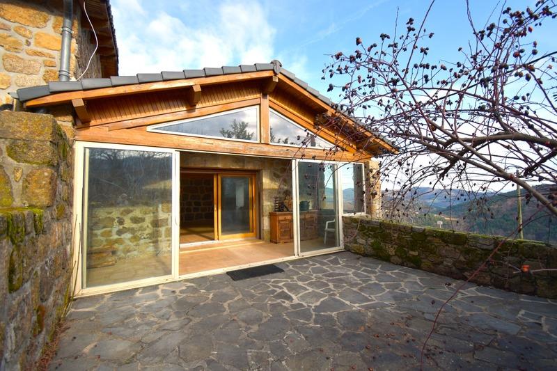 Maison en pierre - 251 m² - 10 pièces