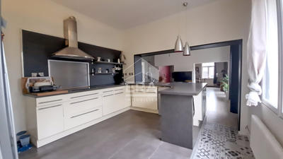 Maison - 180 m² - 6 pièces