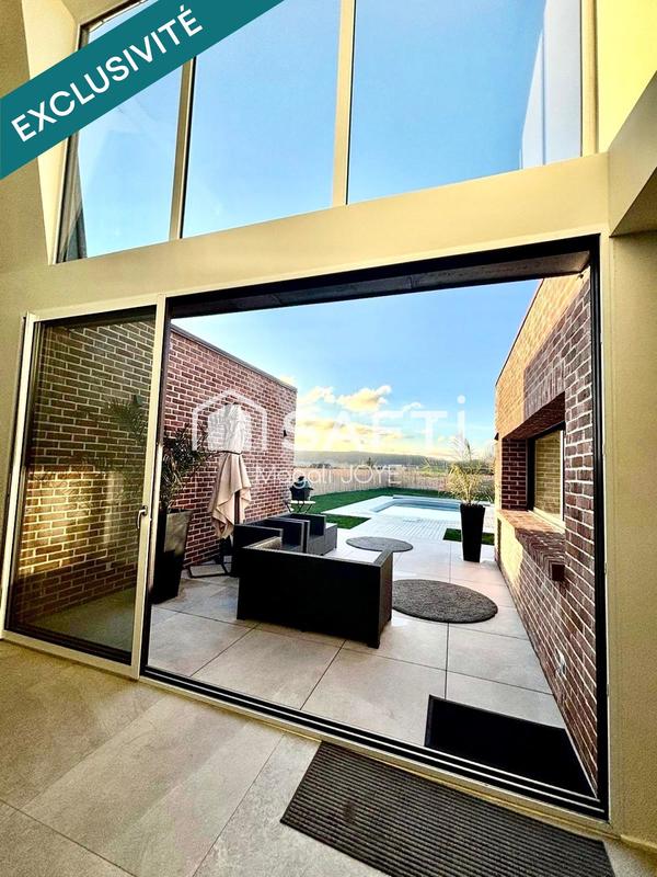 Maison - 235 m² - 7 pièces