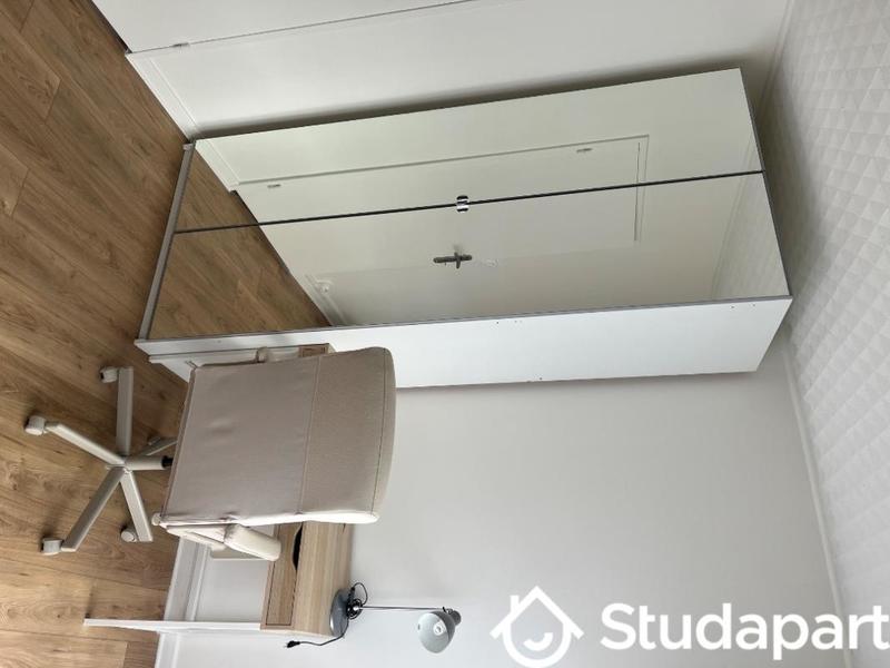 Chambre - 10 m² - 1 pièce