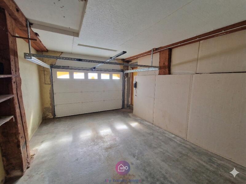 Maison - 234 m² - 8 pièces