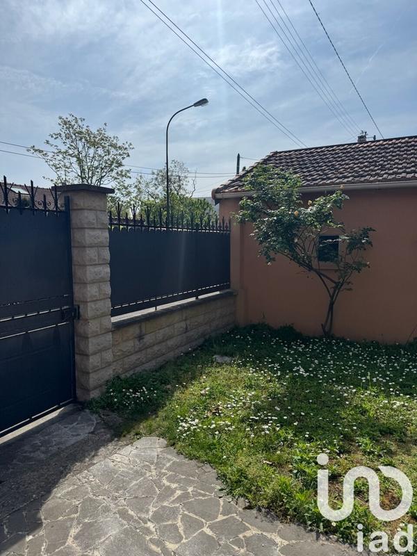 Maison - 98 m² - 5 pièces