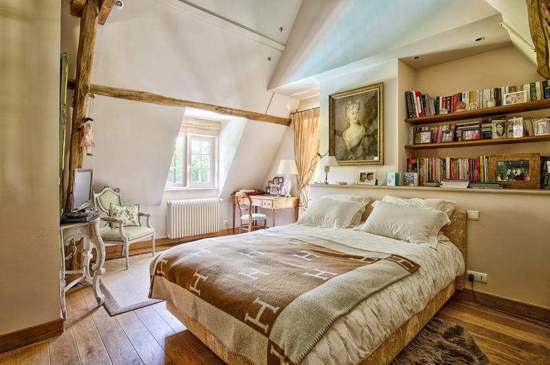 Maison - 222 m² - 9 pièces