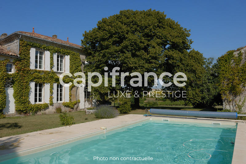 Maison de maîtres - 846 m² - 25 pièces