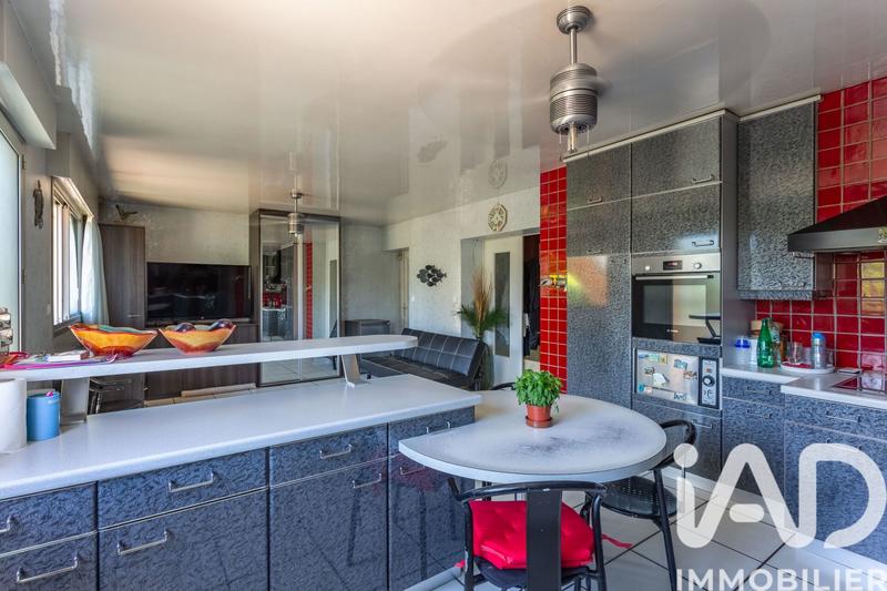 Maison - 440 m² - 9 pièces