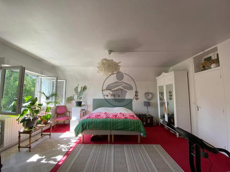 Maison - 287 m² - 10 pièces