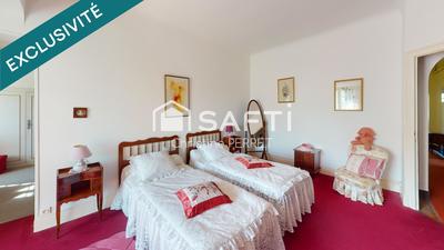 Maison - 446 m² - 15 pièces