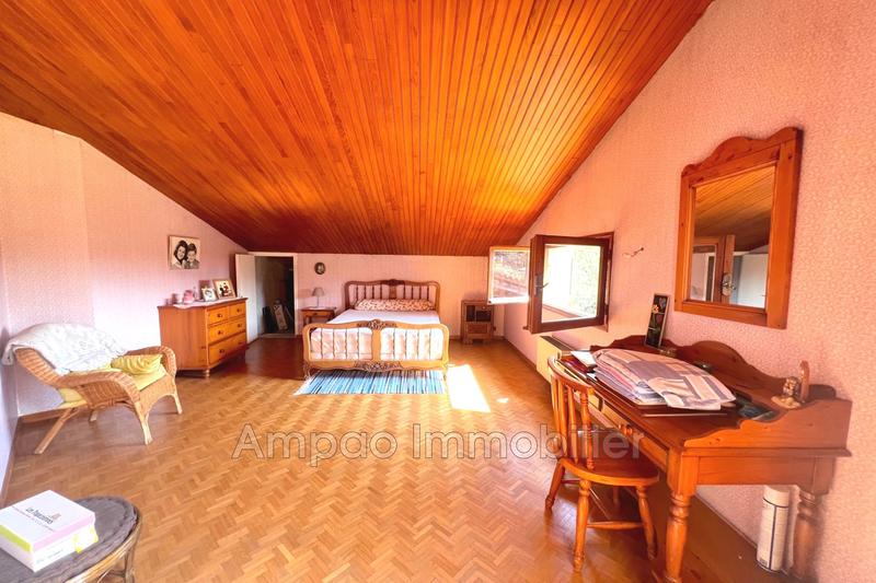 Maison - 251 m² - 6 pièces