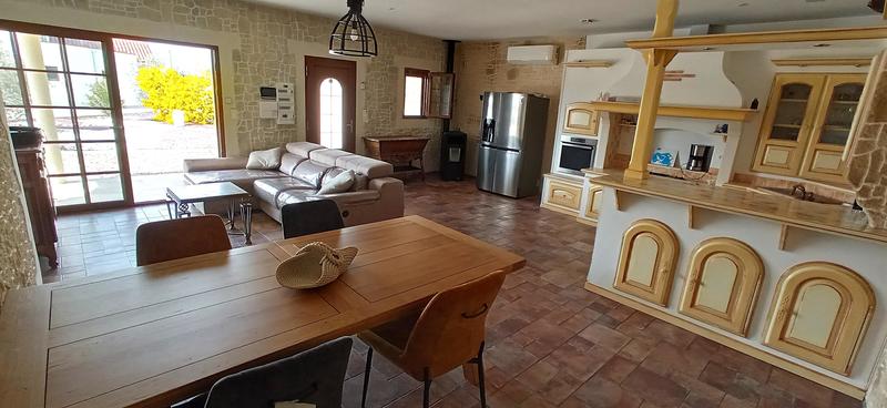 Villa - 281 m² - 7 pièces