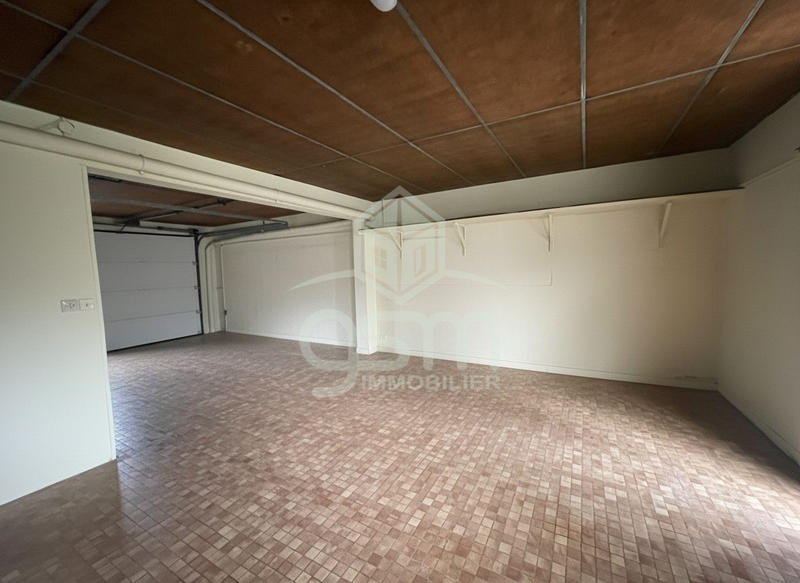 Maison traditionnelle - 111 m² - 5 pièces