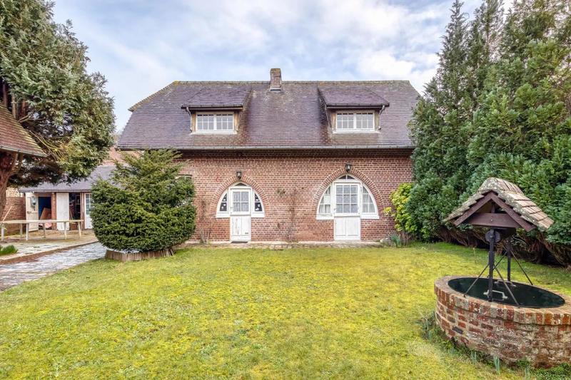 Maison - 200 m² - 5 pièces
