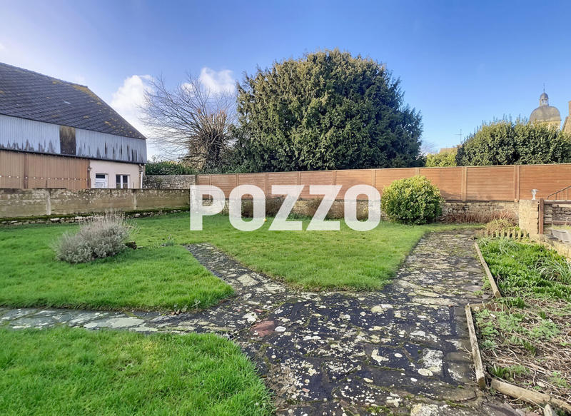 Maison - 215 m² - 12 pièces