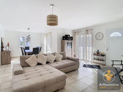 Maison - 97 m² - 4 pièces