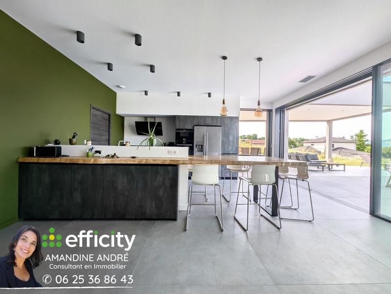 Maison - 245 m² - 7 pièces