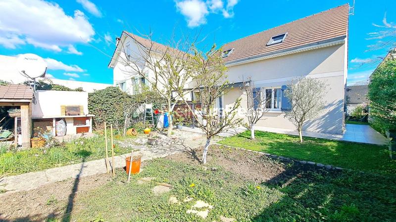 Maison - 106 m² - 6 pièces