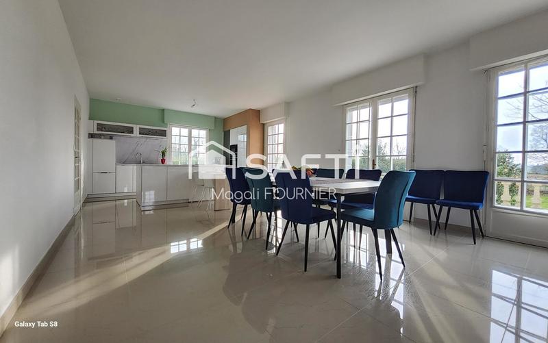 Maison - 230 m² - 9 pièces