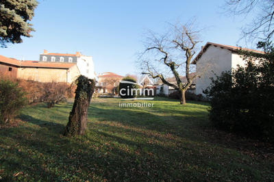 Maison traditionnelle - 225 m² - 5 pièces