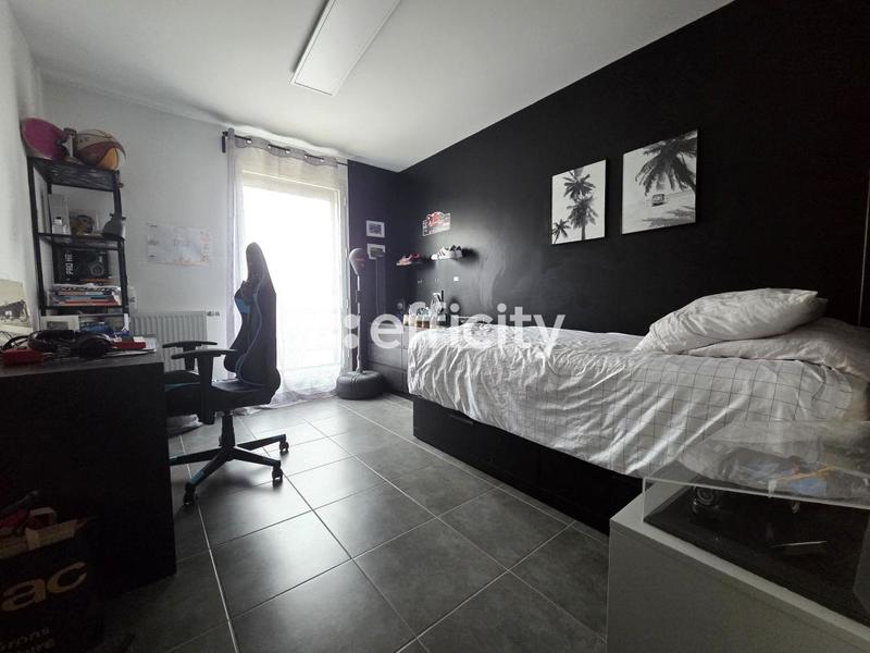 Appartement - 82 m² - 4 pièces
