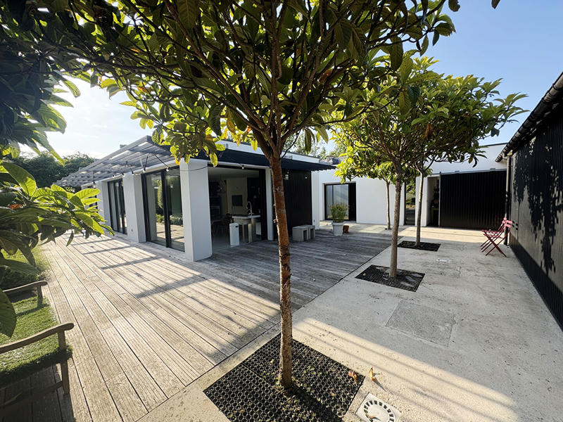 Maison - 215 m² - 7 pièces