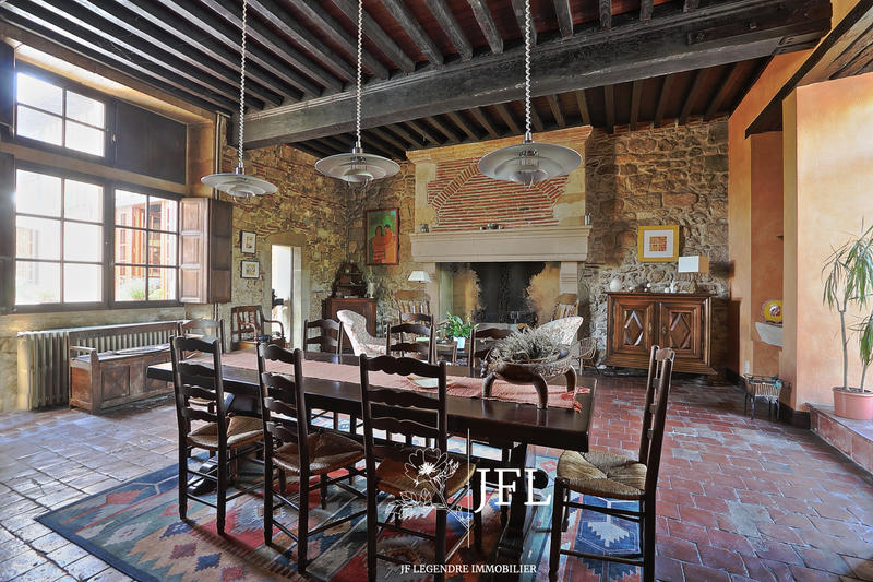 Maison en pierre - 267 m² - 5 pièces