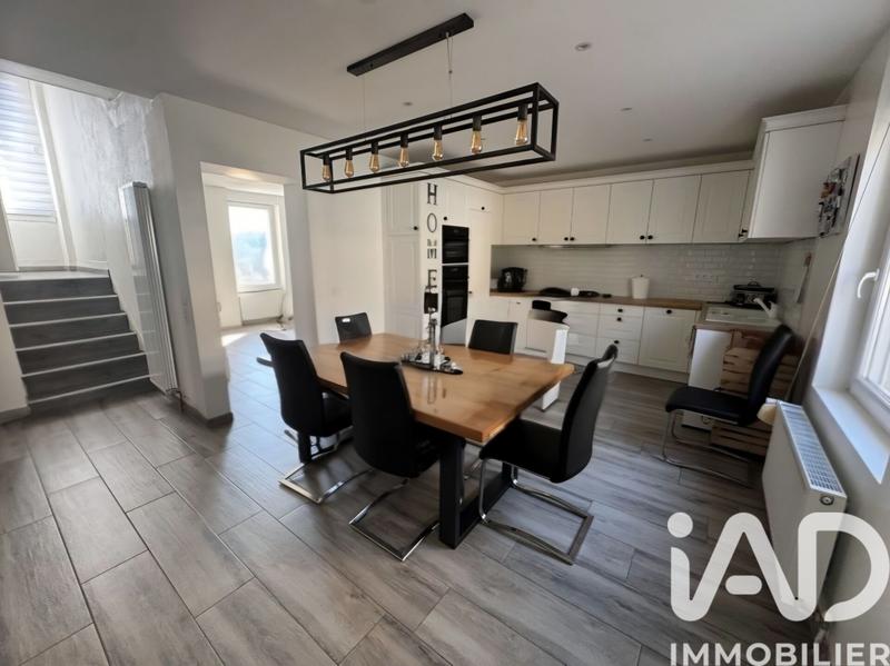 Maison - 179 m² - 8 pièces