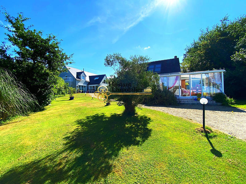 Demeure - 221 m² - 8 pièces