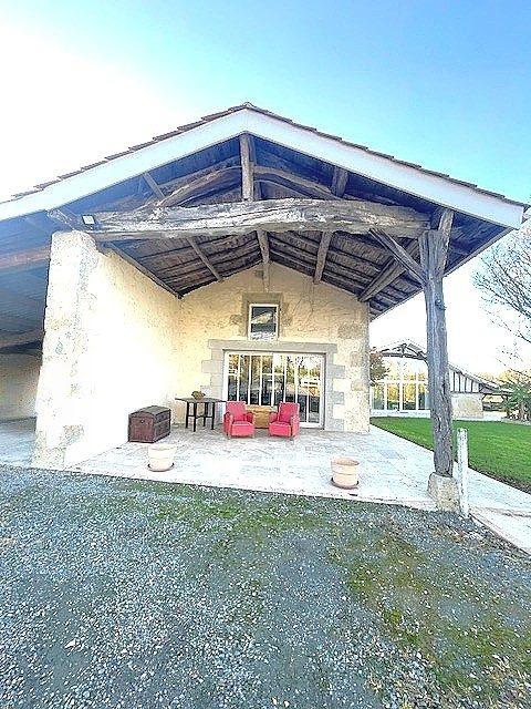 Maison - 222 m² - 10 pièces